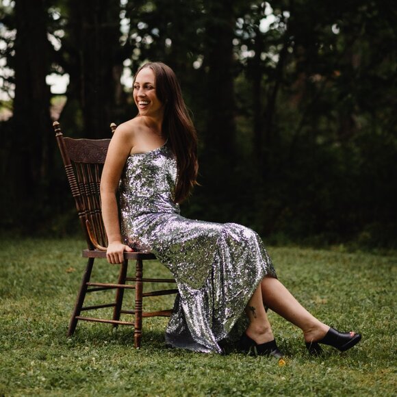 Meet your Posher, Rae - Picture 1 of 1